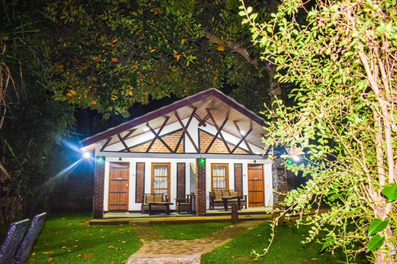 אנוראדפורה Green Cottage מראה חיצוני תמונה