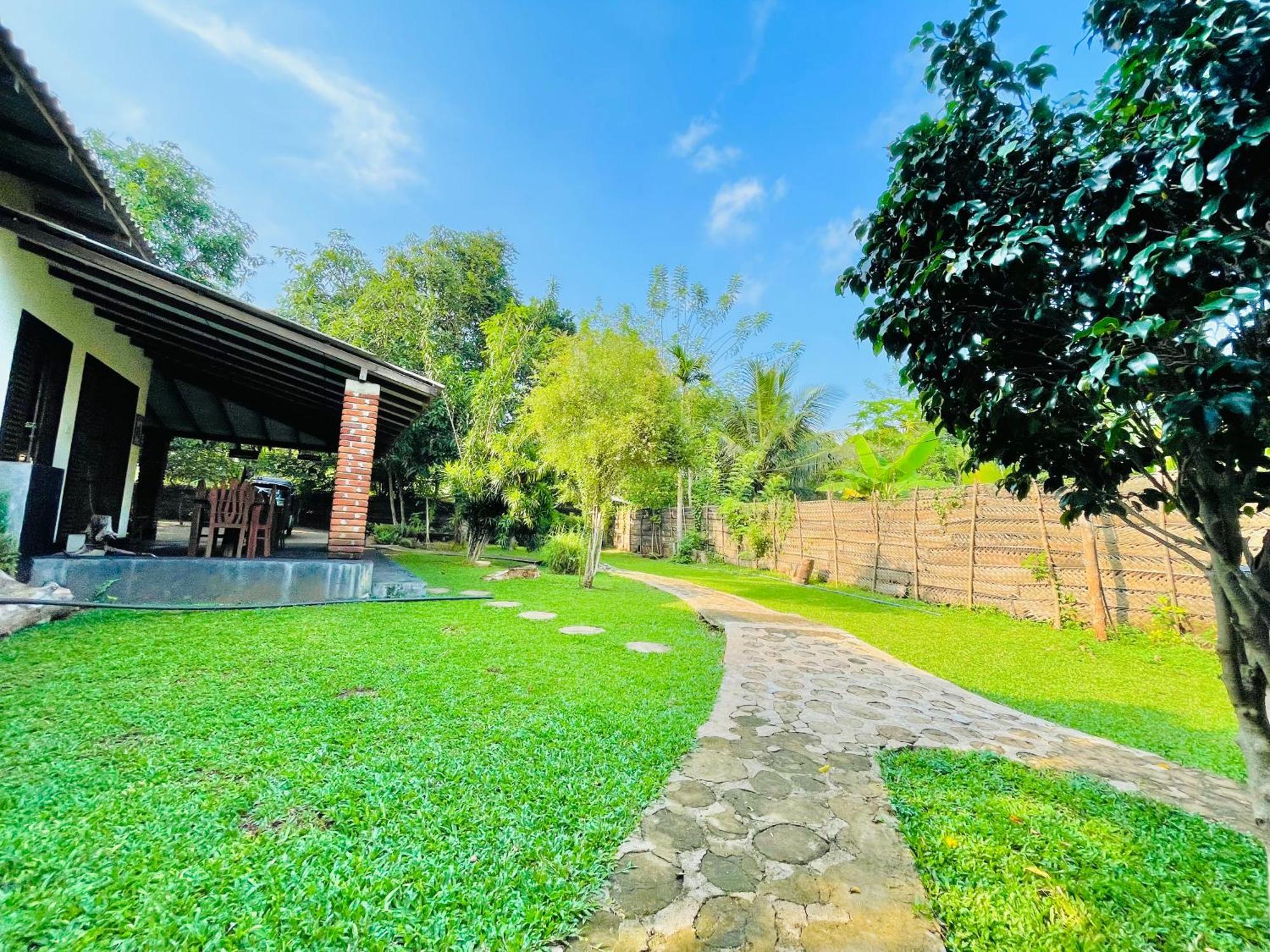 אנוראדפורה Green Cottage מראה חיצוני תמונה