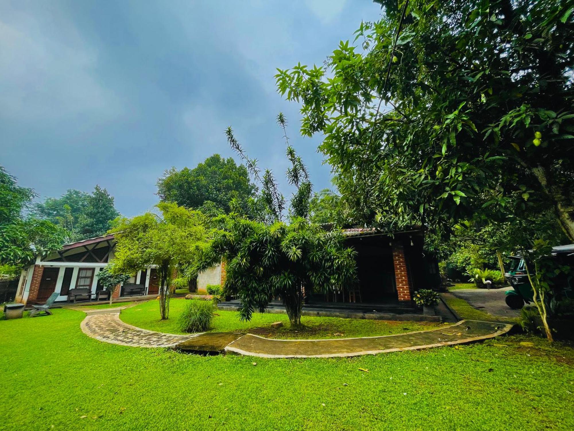 אנוראדפורה Green Cottage מראה חיצוני תמונה