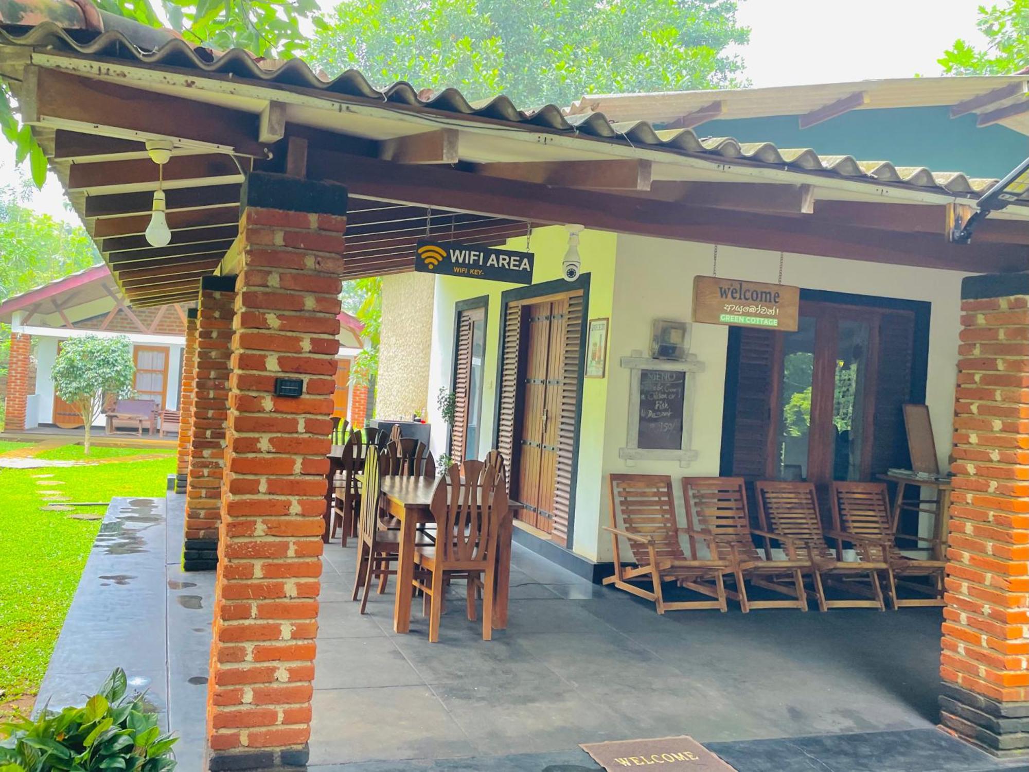 אנוראדפורה Green Cottage מראה חיצוני תמונה